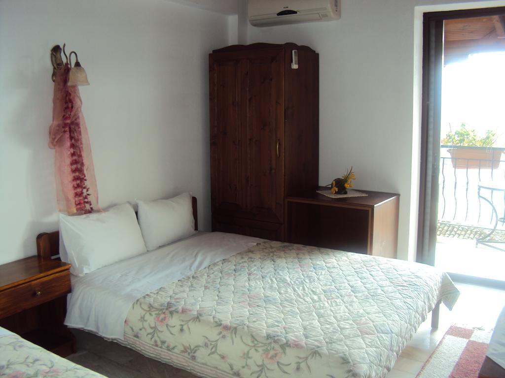 Vassilis Guesthouse Rapsáni Quarto foto